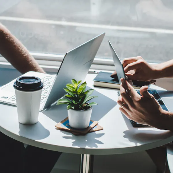 devices_31_1920x540