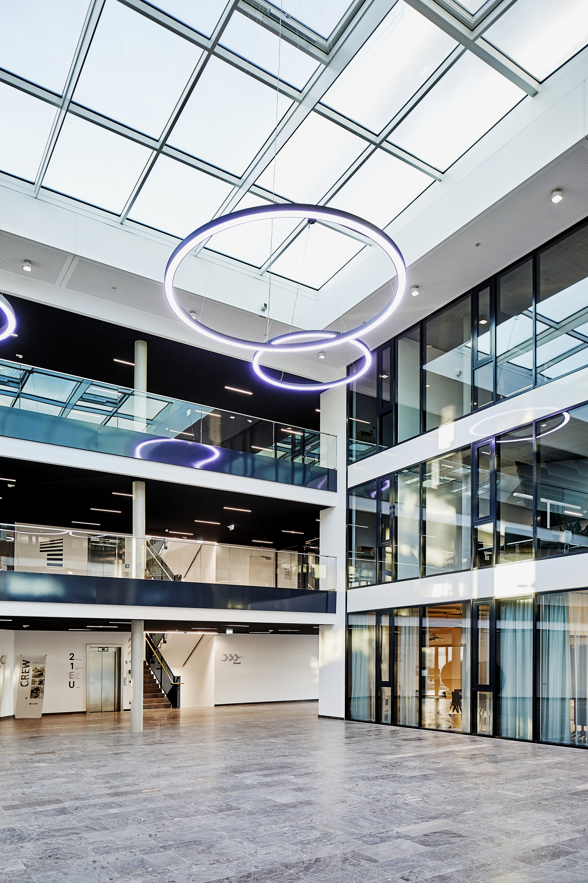 1158x527_headquarter_career_7