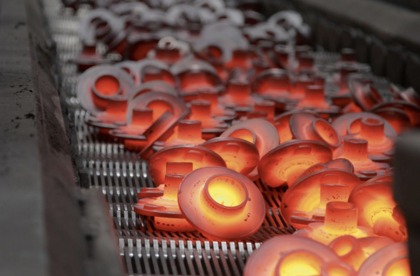 Titelbild des E-Books 'Automotive: Schritt für Schritt zur SAP S/4HANA Transformation'