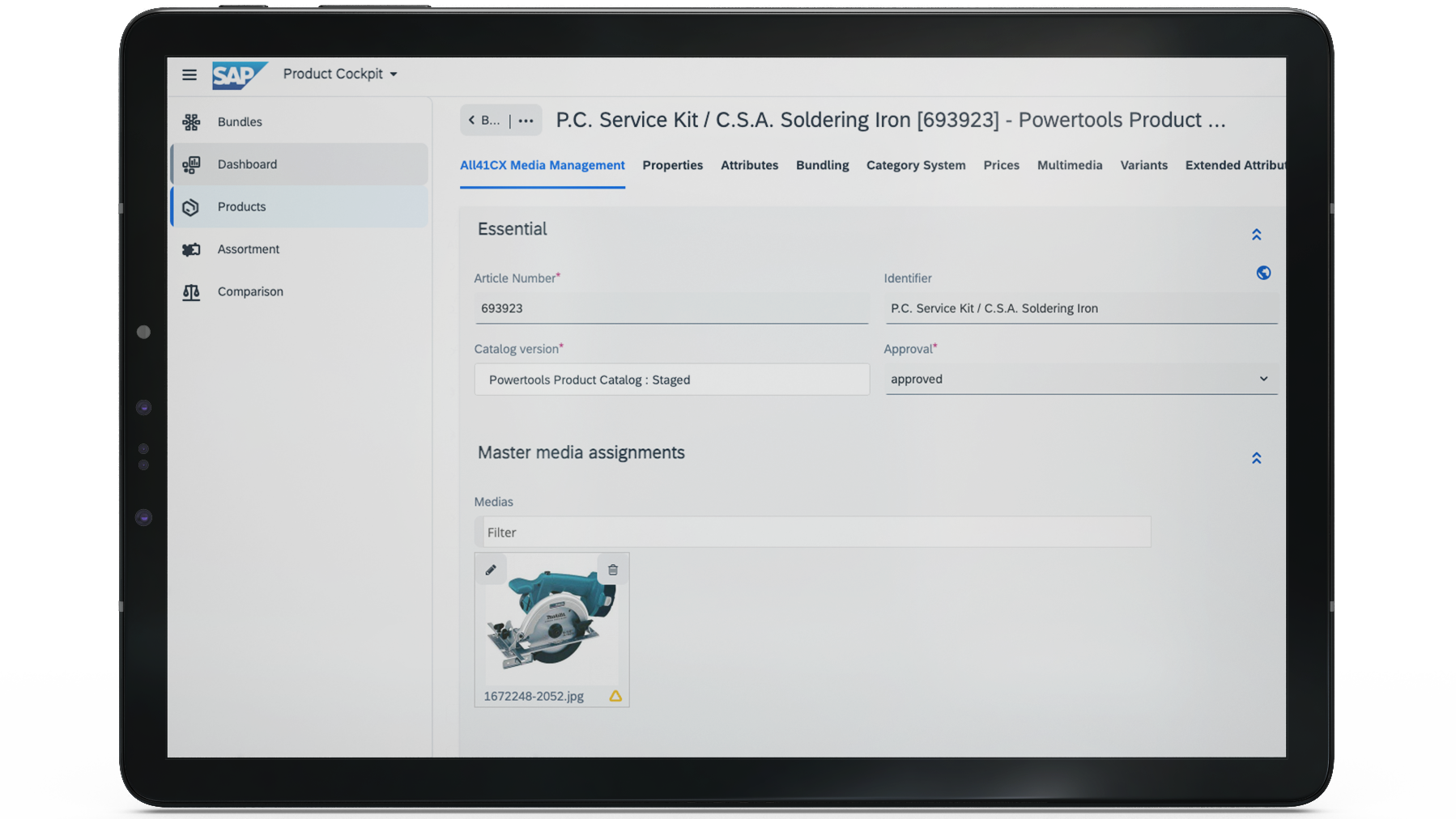 Über einen separaten Media Management Tab im Product Cockpit können Webshop-Administratoren Medien Produkten zuweisen und diese bearbeiten.