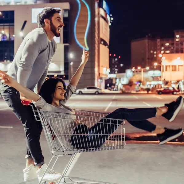Die Studie beleuchtet den Einsatz von KI in Marketing & Vertrieb.