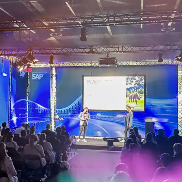 CustomerXperience_4_1920x540