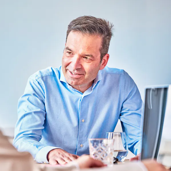 Christopher Hasperg von der Allfoye Managementberatung im Portrait