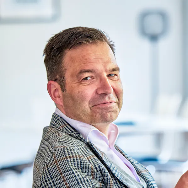 Christopher Hasperg, Senior Director & erfahrener CX-Stratege