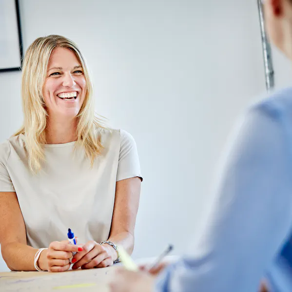 Headerbild mit Maren Rixen, Executive Director bei der Allfoye Managementberatung