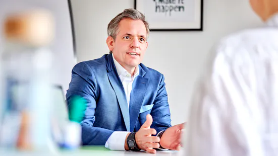 founder and ceo thomas fischer talking about right pronounciation of allfoye