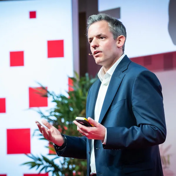 Dr. Thomas Fischer